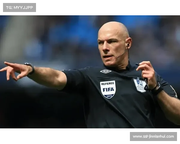 英超“全民裁判”计划启动,招募业余裁判参与基层赛事